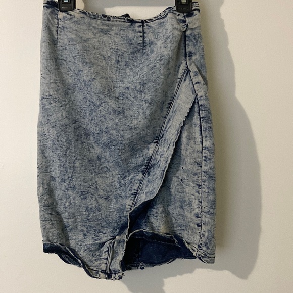 Denim style skirt - Picture 1 of 4